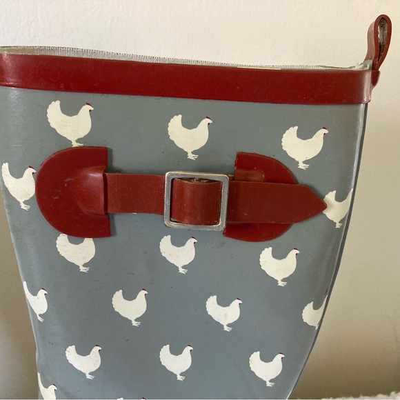 Adorable Chicken Rain Boots, size 8 - Picture 9 of 10